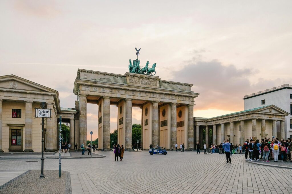 Removals to Germany with VANonsite, professional international moving service from the UK with door to door delivery, expert packing, and real time tracking.