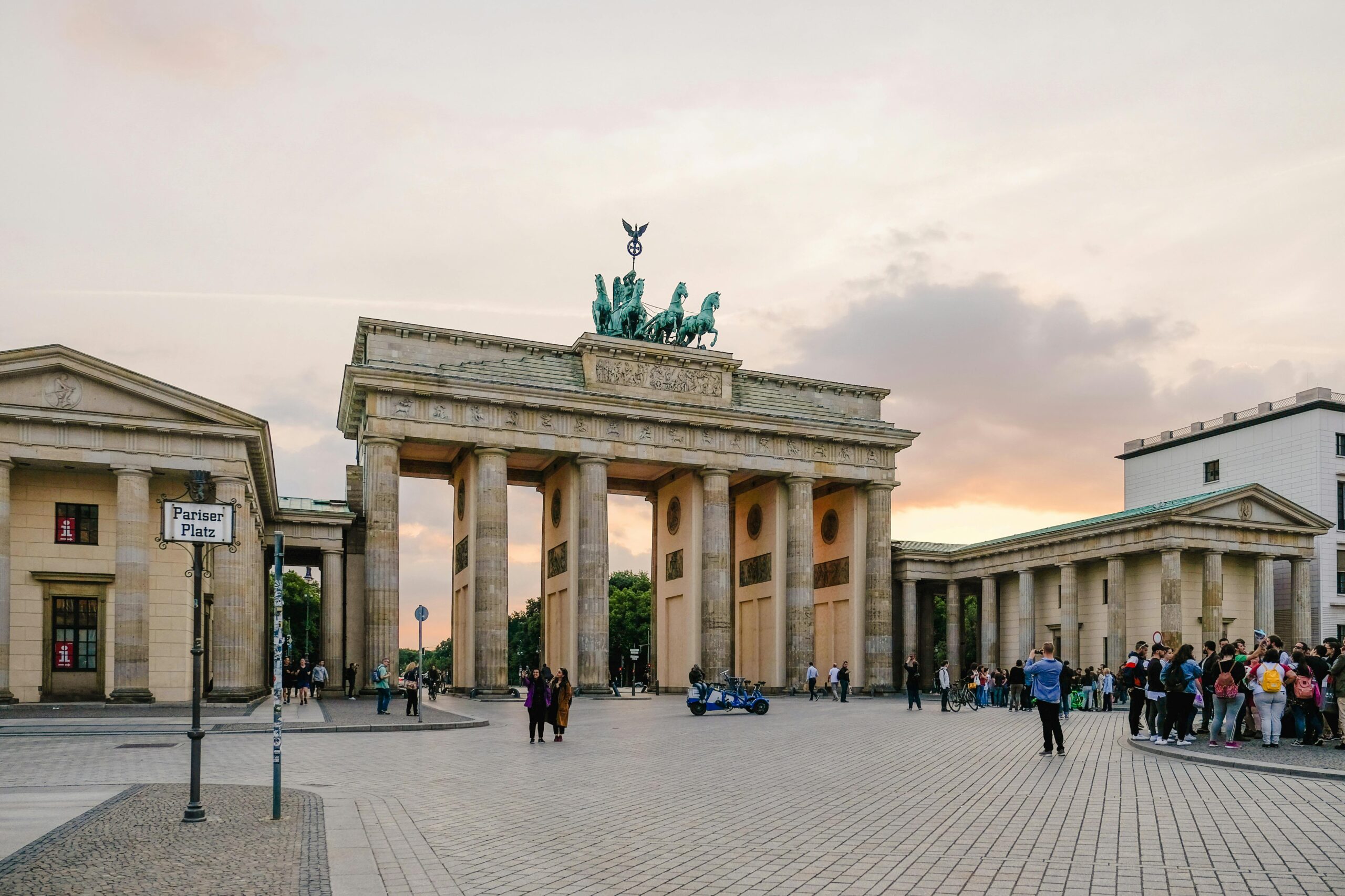 Removals to Germany with VANonsite, professional international moving service from the UK with door to door delivery, expert packing, and real time tracking.