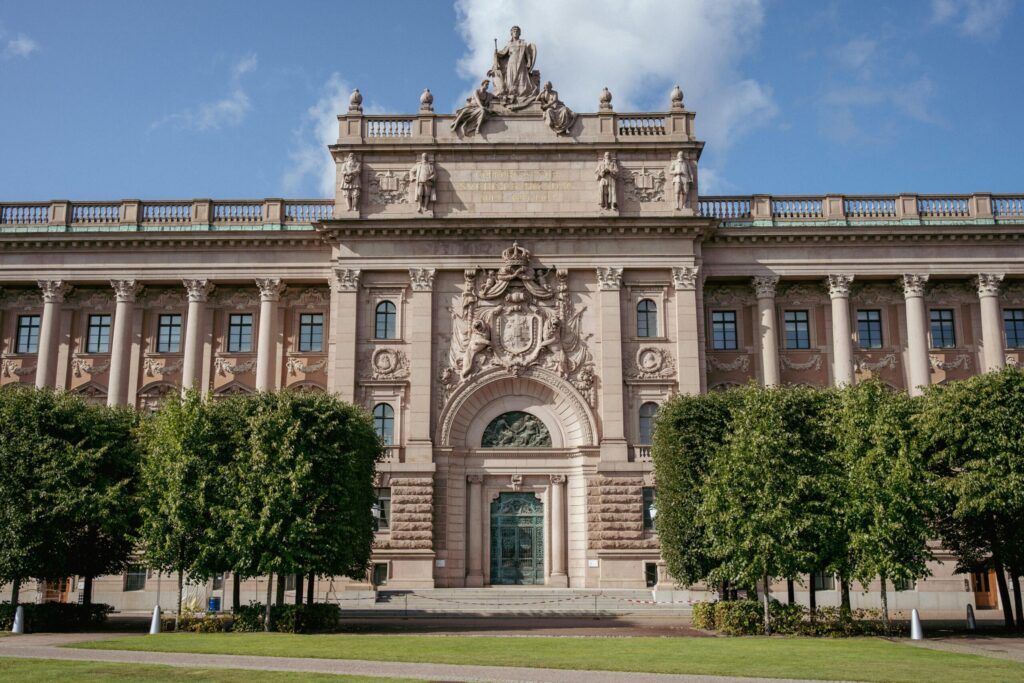 Removals to Sweden with VANonsite, trusted international relocation service to Scandinavia with door to door delivery, professional packing, and real time tracking.